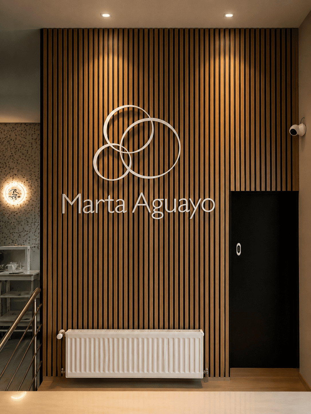 Letras corpóreas instaladas para Marta Aguayo